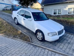 Mercedes-Benz C 180 C-Klasse Sport