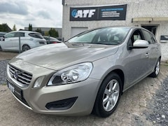 Bild des Angebotes Volvo V60 Kombi Kinetic 1.Hand