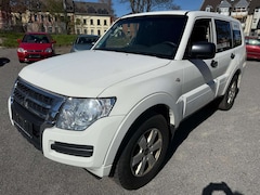 Mitsubishi Pajero 3.2 DI-D Basis (5-trg.)