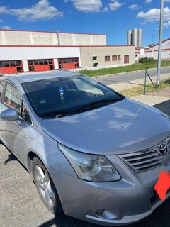 Bild des Angebotes Toyota Avensis Combi 2.2 D-4D Automatik Edition