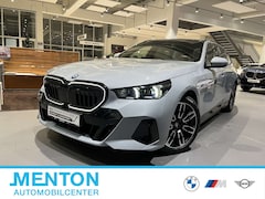 Bild des Angebotes BMW 550 e xDrive M SportpaketPro/AHK/Panorama/IconicGlow