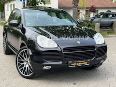 Bild des Angebotes Porsche Cayenne Turbo S NAVI+LEDER+PANO+BOSE+AHK+20"ALU