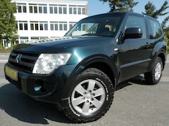 Bild des Angebotes Mitsubishi Pajero 3,2 DI-D*Klima*4WD-L*AHK*Alu*