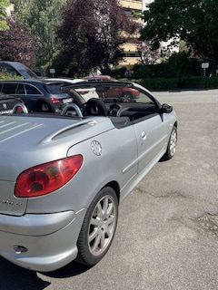 Bild des Angebotes Peugeot 206 CC 110 Automatik Platinum