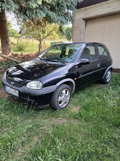 Opel Corsa 12V Edition 100