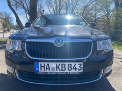 Bild des Angebotes Skoda Superb Combi 2.0 TDI Elegance TÜV NEU! 8fach bereift