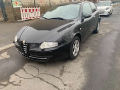 Bild des Angebotes Alfa Romeo 147 147-3-Türer 1.6 Auto 1A 2 HAND +TÜV Neu