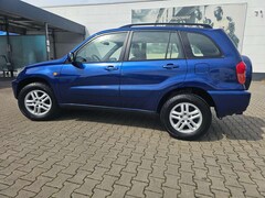 Bild des Angebotes Toyota RAV 4 4x2 blue,2.Hand,ZV,el.Fenst,AHK,Klima,Tüv05/27