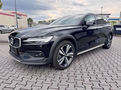 Bild des Angebotes Volvo V60 Cross Country Pro AWD - DAB+LEDER+PILOT-ASSIST+XENIUM+CAM+19"