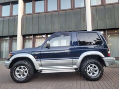 Bild des Angebotes Mitsubishi Pajero TD American Dream V20 Klima-3 Türig-Schiebedach