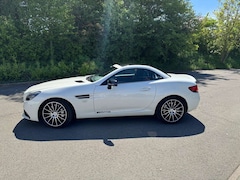 Mercedes-Benz SLC 43 AMG Neuwertiger AMG SLC 43 mit umfangreicher Ausstattung, TÜV neu und scheckheftgepflegt