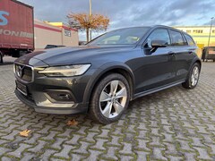 Bild des Angebotes Volvo V60 Cross Country D4 Pro AWD - RADAR+LED+LEDER+NAVI+h/k+AHK