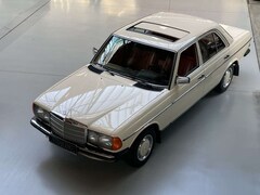 Bild des Angebotes Mercedes-Benz 230 E W123