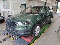 Bild des Angebotes Skoda Karoq 1.5l TSI DSG STYLE*ACC+DCC+Leder+Kam+Pano