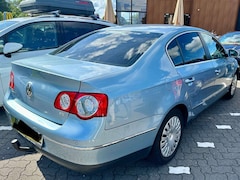 Bild des Angebotes VW Passat 1.6 FSI Highline