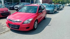 Bild des Angebotes Hyundai i30 Edition+ "Klima,E-Fenster,8 fach Bereift"