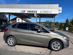 Bild des Angebotes BMW 218 218iA ACTIVE TOURER "SPORT LINE"/NAVI/LED/PANO