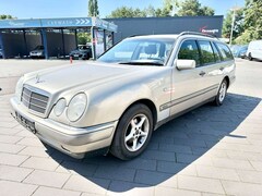 Bild des Angebotes Mercedes-Benz E 240 T-Modell,Klima,Sitzheizung,TÜV 03.2027