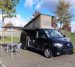 Bild des Angebotes VW T5 California Comfortline, Original VW T 5.2, Komplett Ausstattung,(Küche,Aufstelldach,Drehsitze,AHK,Markise,Fahradträger ect.)