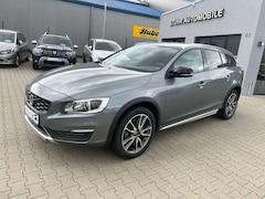 Bild des Angebotes Volvo V60 Cross Country D4 Aut. Navi Kamera PDC SHZ