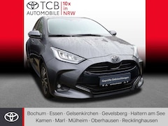 Bild des Angebotes Toyota Yaris Yaris HSD Teamplayer PDC KLIMA LM-Felgen BT SERVO