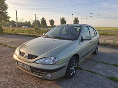 Bild des Angebotes Renault Megane Stufenheck 1.4 16V – Top Zustand, TÜV 11/27 !!!!!!