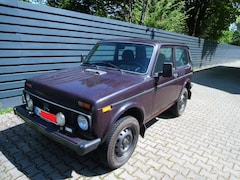 Bild des Angebotes Lada Niva 4x4 (2121), Benzin und LPG (Flüssiggas)