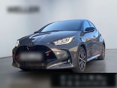 Bild des Angebotes Toyota Yaris 1,99% Finanz. Hybrid 130 1.5 GR SPORT *LED*HUD*JBL