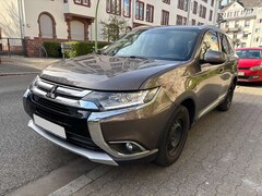 Bild des Angebotes Mitsubishi Outlander Plus 2WD 7 Sitze E6 KlimAut St/Stop Kamera Tempom