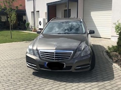 Bild des Angebotes Mercedes-Benz E 220 E-Klasse T-Modell Diesel T CDI DPF BlueEFFICIENCY Elegance
