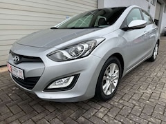 Bild des Angebotes Hyundai i30 1.4 Intro Edition Winterpaket Klima PDC