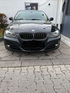 Bild des Angebotes BMW 320 320d xDrive DPF Aut.