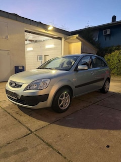 Bild des Angebotes Kia Rio 1.4 EX Basis Bremsen, Reifen, Tüv Neu