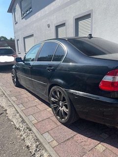 Bild des Angebotes BMW 330 330i