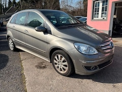 Bild des Angebotes Mercedes-Benz B 180 Getriebe werkstatt aufsuchen