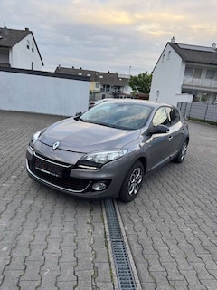 Bild des Angebotes Renault Megane III BOSE Edition Navi,Pdc,Temp,8Fach