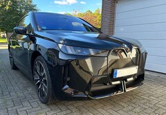 Bild des Angebotes BMW iX xDrive60 - Neupreis 131.200 Euro - VOLL