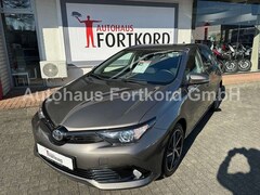 Toyota Auris 1.2 Turbo Team Deutschland - Keyfree, CAM, SHZ, BT