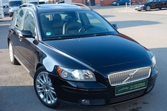 Bild des Angebotes Volvo V50 Kombi T5 Summum*5-ZYLINER*BI-XENON*LEDER*SH
