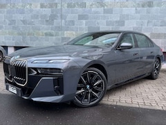 Bild des Angebotes BMW 740 d xDrive M Sport Pro SKYL,B&W,ExecutiveL.