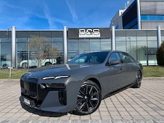 Bild des Angebotes BMW 740 d xDr M Sport FondEnt,Aut.Tür,Sky,B&W,Execut.