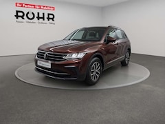 Bild des Angebotes VW Tiguan Life 1.5 TSI ACC AHK LED 4xSHZ PDC