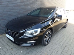 Bild des Angebotes Volvo V60 Kombi Linje Svart Autom/Leder/Navi/PDC/AHK