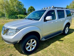 Bild des Angebotes Nissan Pathfinder 2.5 dCi SE Aut. 7 Sitzer