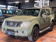 Bild des Angebotes Nissan Pathfinder Stier Bundeswehr 2.5 dCi 4WD Standhzg