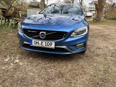 Bild des Angebotes Volvo V60 V60 R-Design Momentum D2 Geartronic, Leder, Navi