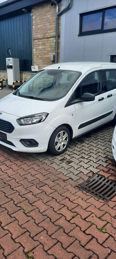 Bild des Angebotes Ford Transit Courier , 2 Schiebetüren,klimaanlage,1.hand,Sitzheitzun