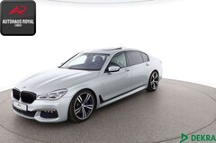 Bild des Angebotes BMW 750 d xDrive LANG M SPORT FONDTV,B+W,NACHTSICHT