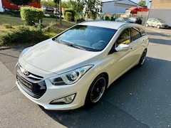 Bild des Angebotes Hyundai i40 5 Star Edition*Alu 18"*Erst 91TKM*Klima*E-Fenster!