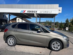 Bild des Angebotes BMW 218 218iA ACTIVE TOURER "SPORT LINE"/NAVI/LED/PANO